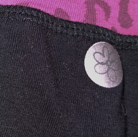 🟪 Girls athletic pink cheetah print leggings - Picture 2 of 3